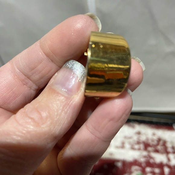 Nini Ricci Gold Tone, Thick Clip-On Hoop Earrings - Picture 6 of 7